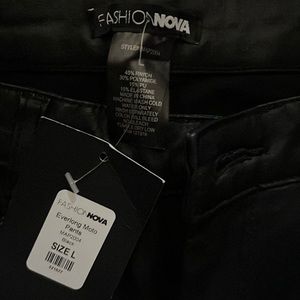 Brand new fashion nova  pants size large never worn